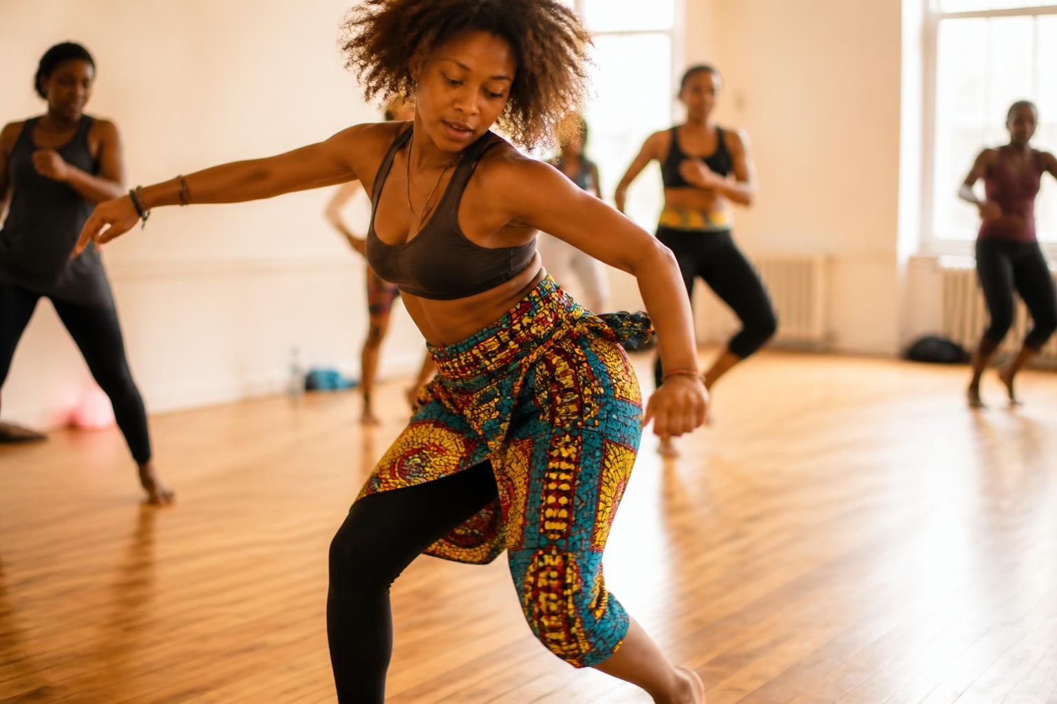 découvrez les bases de la danse afro, apprenez les pas essentiels et obtenez des conseils pratiques pour améliorer votre énergie et progresser rapidement.